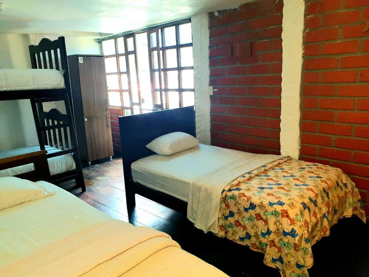 Hostal Inti Raymi Backpackers Banos  Exterior photo